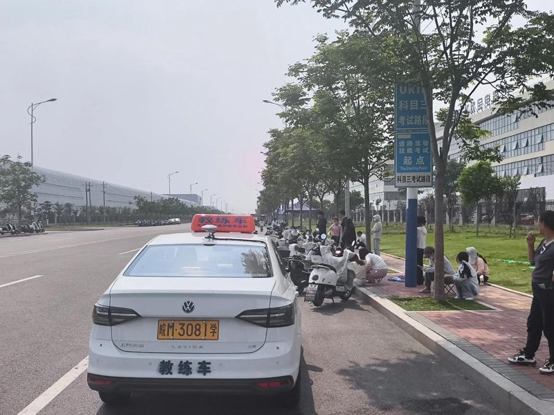 鸿运驾校:新的一年,开启新的驾乘之旅